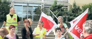 Protest in der Mittagspause. AWO-Pflegekräfte wollen mehr Geld.