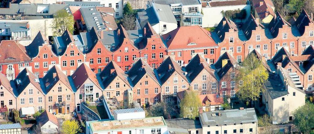 Das Holländische Viertel wird nicht größer – leider. Denn Brandenburgs Landeshauptstadt braucht viel neuen Wohnraum für neue Einwohner. Bereits jetzt sind die Mieten hoch. In 18 Jahren sollen weitere 30 400 Menschen in die Stadt ziehen.