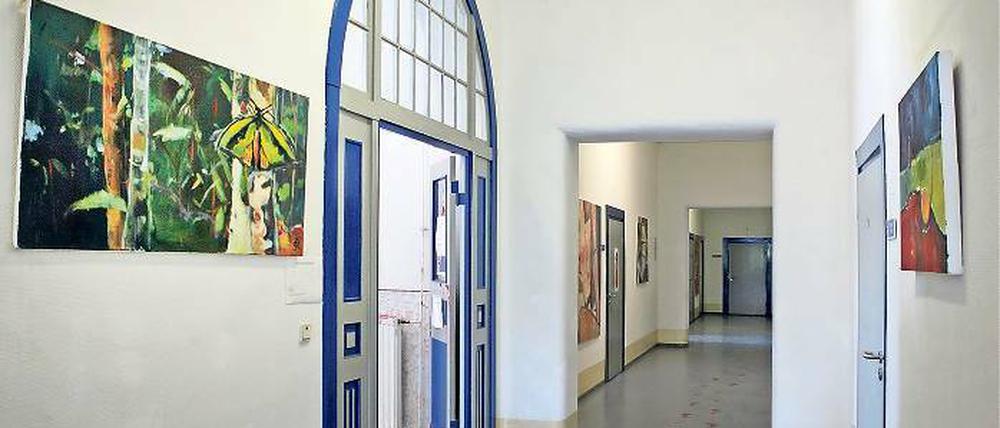 Offene Türen. Im Kunsthaus 17 gibt es Ateliers und Klangwerkstätten von Malern, HFF-Studenten und jungen Komponisten.