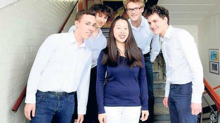 Gewinnerteam: Die „Bouchons“ entwickelten einen Parfümflakon.