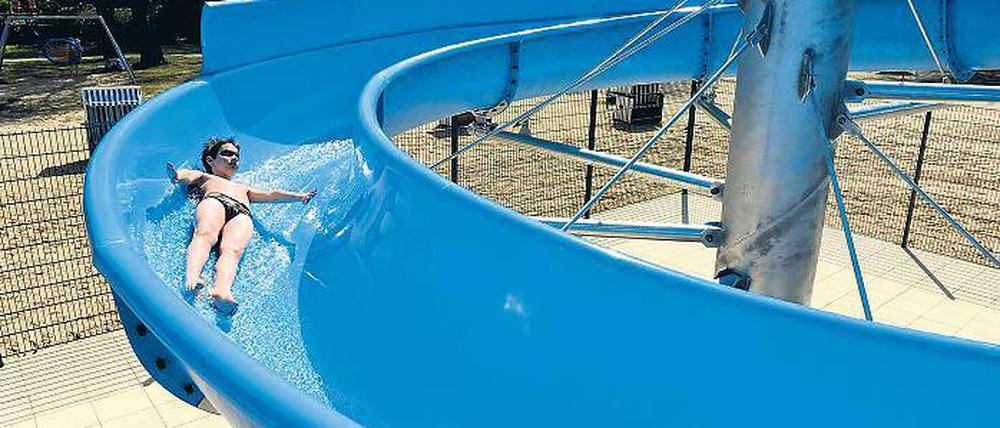 62 Meter abwärts. Trotz 14 Grad Wassertemperatur wurde gerutscht.