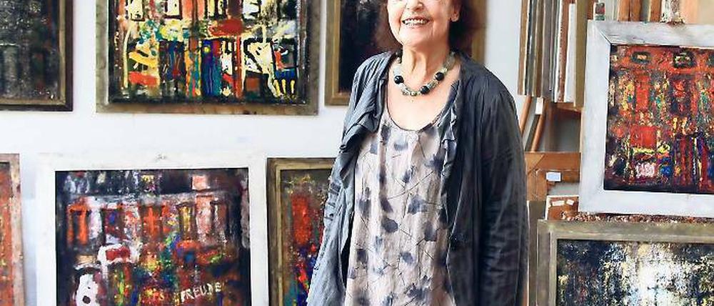 Schrill und frech. Seit 30 Jahren malt Barbara Raetsch Potsdamer Fassaden. Jetzt wird es bunt.