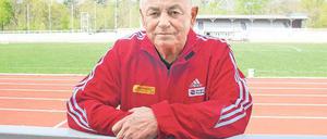 Im Potsdamer Luftschiffhafen daheim. Trainer Heinz Rieger wird heute 80.