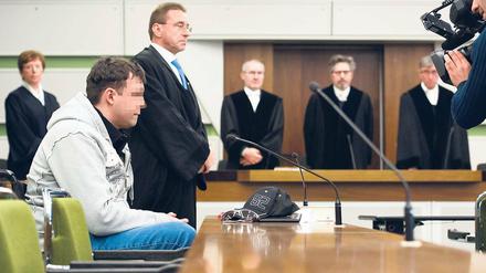 Vor Gericht. Am heutigen Dienstag wird das Verfahren gegen einen Ex-Pfleger des Helios-Klinikums in Berlin-Buch fortgesetzt. Zu Prozessbeginn hatte der 29-Jährige gestanden.