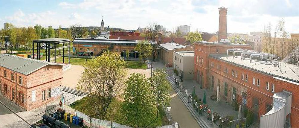Schwieriges Unterfangen: Die Suche nach einem Betreiber für den mit 100 Millionen Euro sanierten Kulturstandort Schiffbauergasse will die Stadt jetzt beenden. Dann will sie ein zentrales Management für das Areal erneut ausschreiben – möglichweise inklusive des Waschhauses (rechts im Bild).
