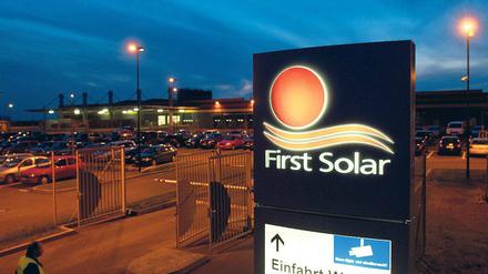 Düstere Stimmung. Der US-Konzern First Solar hat angekündigt, seine Produktionsstätten in Frankfurt (Oder) zu schließen – 1 200 Jobs sind in Gefahr. Ende Oktober soll an der Oder das letzte Dünnschicht-Modul vom Band laufen.