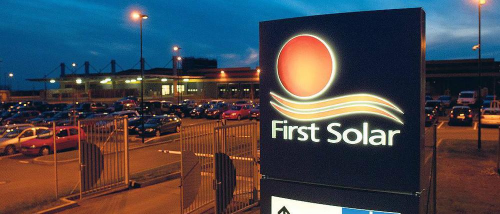 Düstere Stimmung. Der US-Konzern First Solar hat angekündigt, seine Produktionsstätten in Frankfurt (Oder) zu schließen – 1 200 Jobs sind in Gefahr. Ende Oktober soll an der Oder das letzte Dünnschicht-Modul vom Band laufen.
