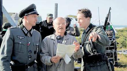 Volker Schlöndorff bei den Dreharbeiten zum Film „Das Meer am Morgen“.