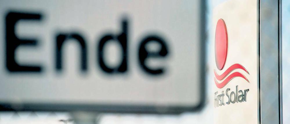 Schluss mit der Produktion. Für den Standort Frankfurt (Oder) hat der US-Konzern First Solar extra neue Maschinen angeschafft. Jetzt wird auf einen Investor gehofft. Die Belegschaft hat allerdings fast alle Hoffnung aufgegeben.