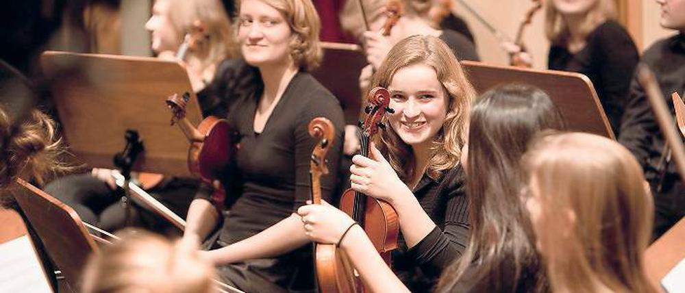 So jung kommen wir nicht mehr zusammen. Musikerinnen der Jungen Philharmonie Brandenburg.