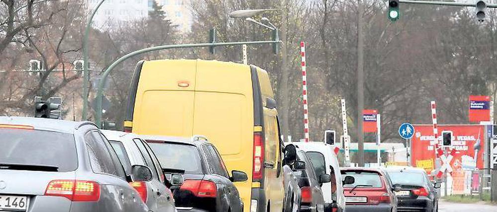 Stillstand. In der Großbeerenstraße geht es nur schleppend voran.