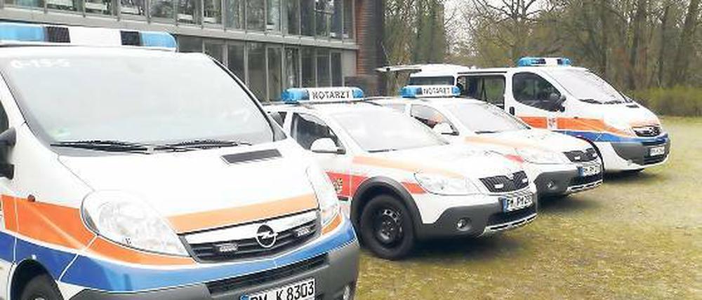 Gut gerüstet. Zwei Notarztwagen für Werder und Beelitz wurden übergeben.