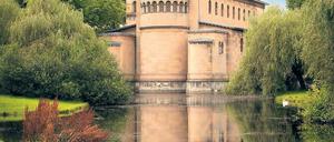 Potsdam, ein fernes Traumgebilde. Die Stadt, hier mit einem fast schon romantisch-kitischigen Blick auf die Friedenskirche, die sich Antje Rávic Strubel zum Leben ausgesucht hat.
