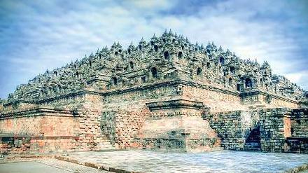 Fast wie ein Gemälde. Der Borobudur-Tempel in Ostjava.
