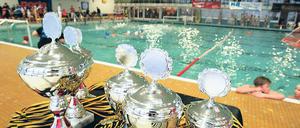 Wo die Pokale gewinnen? Die Wasserballer wollen ein neues Bad.