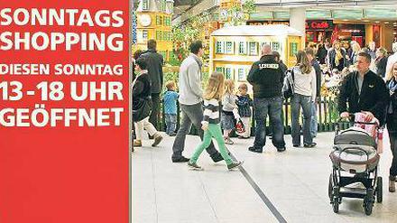 Shoppen, was das Zeug hält. Verkaufsoffene Sonntage sind regelmäßig der Renner, vor allem in den Einkaufszentren. Am gestrigen Sonntag machte das Stern-Center den Auftakt, Tausende pilgerten durch die Geschäfte. Wann und wie oft es so weitergeht, darüber sind Stadt und Land unterschiedlicher Auffassung.