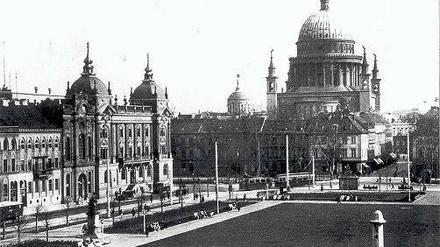 Zerstört. Die ehemalige Potsdamer Synagoge am Platz der Einheit (zwischen Hauptpost und Bürgerhäusern).