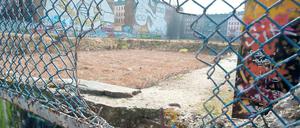 Dort wär’s gewesen. Blick auf das Grundstück an der Ecke Cuvrystraße/Schlesische Straße in Berlin, wo das „BMW Guggenheim Lab“ hätte gebaut werden sollen.