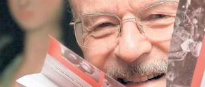 Den Fächer als Symbol für Frauenrock, Stierkampfarena und für Südland sowieso.“ Ich empfinde Musik, aber ich höre nichts, wenn ich die Noten lese.“