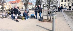 In die Ecke gedrängt: Vom Plantagenplatz muss das Trüppchen manchmal in die Umgebung ausweichen.