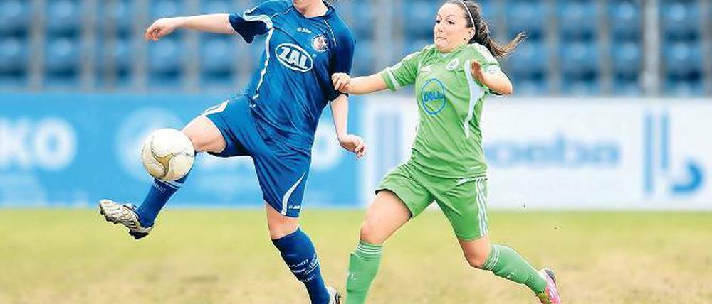 Erster und einziger Treffer. Stefanie Draws erzielte nicht nur den 1:0-Siegtreffer für Turbine Potsdam gegen den VfL Wolfsburg, sondern konnte sich gleichzeitig auch über ihr erstes Tor in der laufenden Frauenbundesliga-Saison freuen.