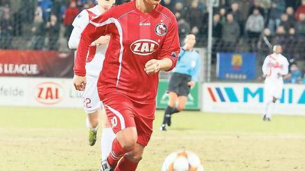 Auf dem Weg zum Tor. Patricia Hanebeck schoss das 1:0 für Turbine.