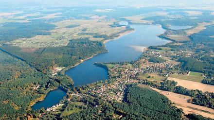 Idylle am See: Die Genehmigung für den Steg am Golfplatz hat das Landratsamt zurückgezogen.