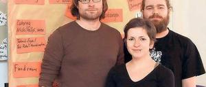 Unter Beschuss. Kulturreferentin Claudia Fortunato, Öffentlichkeits-Referent Daniel Sittler (r.) und der Referent für Hochschulpolitik Steffen Brumme vom AStA der Uni Potsdam.