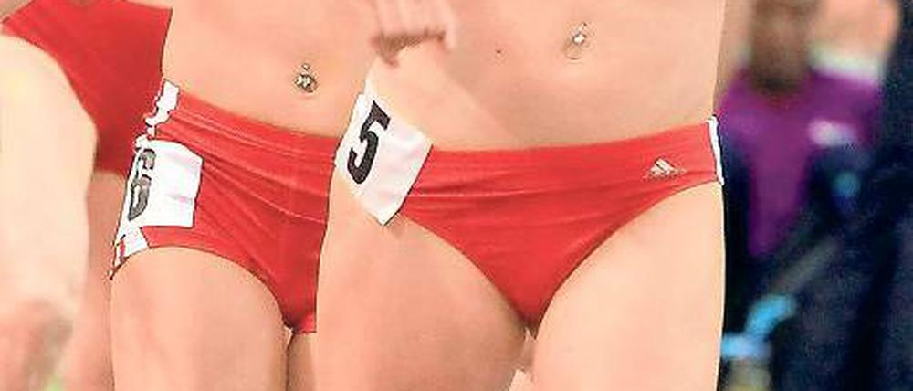 Zwillinge im Titelkampf. Diana (vorn) und Elina Sujew (dahinter) laufen für Potsdam am Samstag erstmals bei den Deutschen Cross-Meiserschaften.