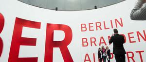 Der Stand des Flughafens Berlin Brandenburg (BER) am Mittwoch (07.03.12) auf der Internationalen Tourismusboerse (ITB) in Berlin.