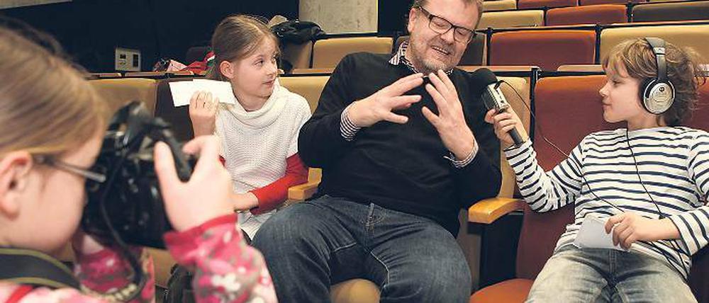 Fachsimpeln. Junge Filmfans interviewten Oscar-Preisträger Ruzowitzky.