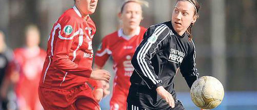 Im Zweikampf. Potsdams Inka Wesely (links) und Giustina Ronzetti.