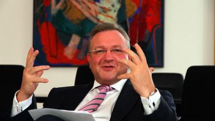 Seit Dezember im Amt: Frank Henkel beim Interview in seinem Amtszimmer. -