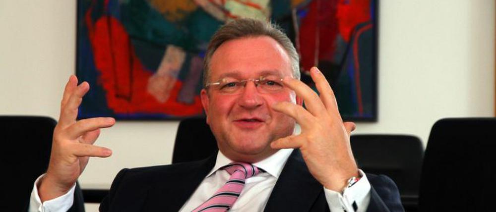 Seit Dezember im Amt: Frank Henkel beim Interview in seinem Amtszimmer. -