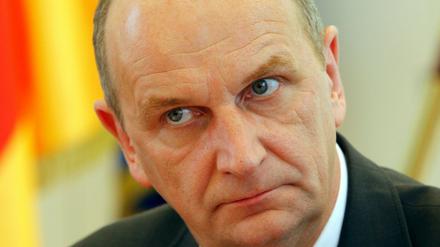 Innenminister Dietmar Woidke (SPD) hält an den allen Staatsschützern fest.