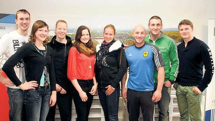 Prämiert. Hans Gruhne, Shirin Brockmann, Stephanie Schiller, Franziska Kreutzer, Franziska Weber, Ronald Rauhe, Kevin Kuske und Christian Poser (v. l.).