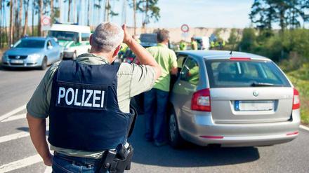 Erhöhte Präsenz. Mit verstärkten Kontrollen will Brandenburgs Polizei gegen Autoschieber vorgehen. Jetzt sollen auch verdeckte Teams von deutschen und polnischen Ermittlern gegen die Banden vorgehen.