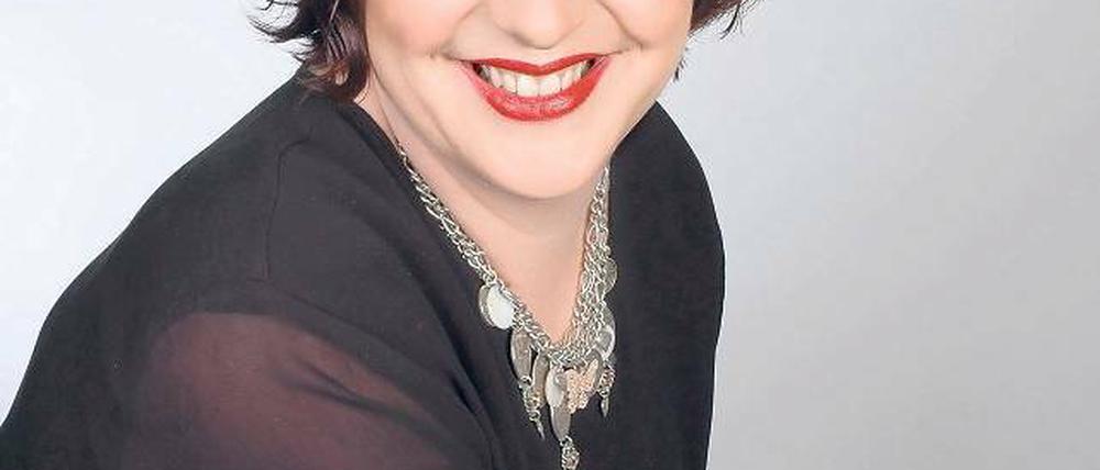 Liefert den harmonischen Zusammenhalt im Orchester. Die Cembalistin Sabine Erdmann.