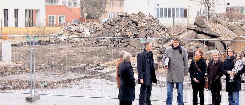 Weg mit dem Schutt: Die Baugemeinschaft will sofort loslegen.