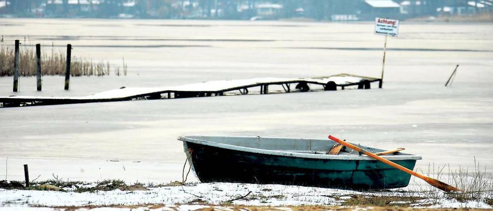 Still ruht der See. Mit der Einigung zwischen Brandenburg und dem Bund über den Paketverkauf kehrt Ruhe an den Ufern – wie hier am Mellensee – ein. Jahrelang hatte Initiativen gegen die ursprünglich geplante Seenprivatisierung protestiert.