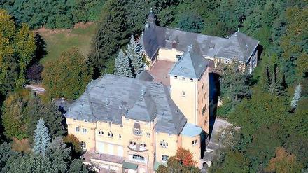 Verfällt langsam: Die zwischen 1906 bis 1908 erbaute Hakeburg.