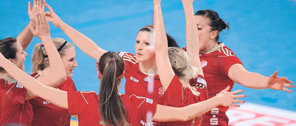 Jubel. Der SC Potsdam konnte endlich ersten Sieg in neuer Halle feiern.