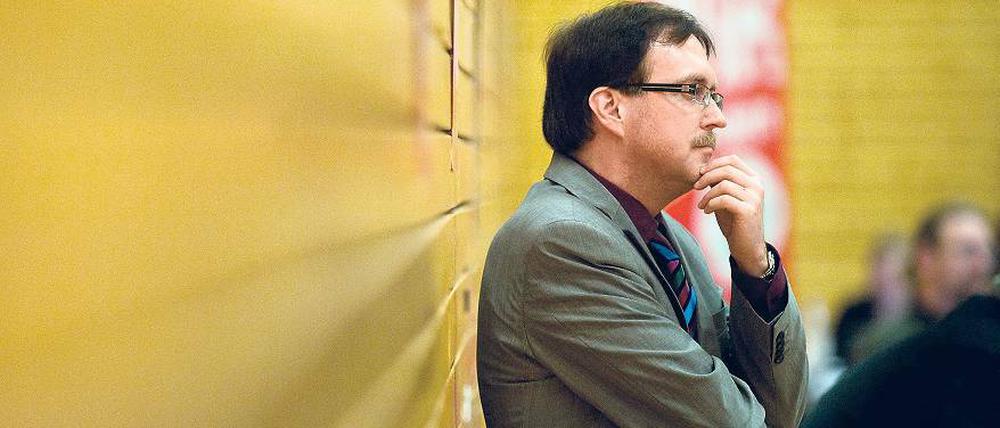 Offensiv nachdenklich. Der am Wohnende beim Landesparteitag der brandenburgischen Linken gewählte, neue Landeschef Stefan Ludwig. Der 44-Jährige ist zugleich Vize-Chef der Landtagsfraktion.