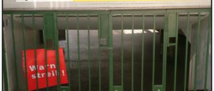Fahrgäste der Berliner Verkehrsbetriebe (BVG) müssen am Donnerstagmorgen mit Ausfällen und Verspätungen rechnen.