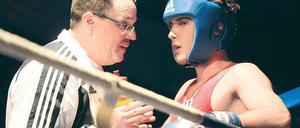 Platz drei im Blick. Babelsbergs Trainer Ralph Mantau mit Athde Goshi.