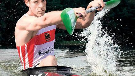 Greift nochmal an. Tim Wieskötter, hier beim Paddeln in Kienbaum, will in die Kanu-Olympiaflotte für London. Dafür trainiert der Potsdamer derzeit in Florida.