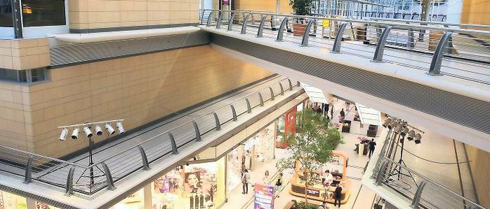 Erster Schritt in die zweite Etage. Der Bauausschuss stimmte der geplanten Erweiterung des Stern-Centers zu. In bislang leer stehenden Flächen wollen die Betreiber unter anderem einen Bio-Supermarkt und Gastronomieangebote unterbringen.