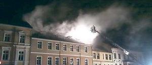 Feuer. Mitte Januar brennt ein Haus der Wohnungsbaugesellschaft.