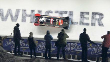 In der Bahn von Whistler. Der Oberhofer Maximilian Arndt bei seiner Fahrt mit Martin Putze zum zweiten Platz im Zweierbob.