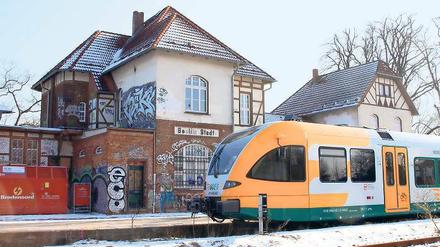 Beelitz zieht die Bahnhofskarte: Die Stadt will das leerstehende Gebäude kaufen und wiederbeleben.